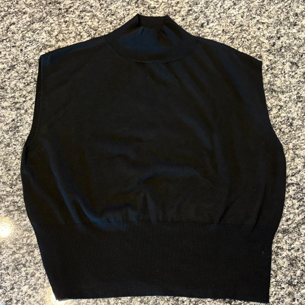Black Sleeveless Women's Top